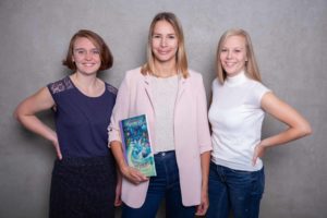 Das Team des Kindermann Verlags von links nach rechts: Karolin Kolbe, Anna Kindermann, Sophie Tertel